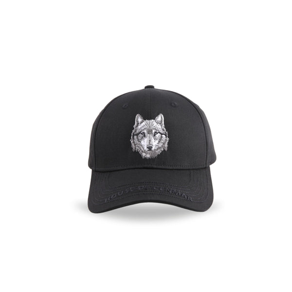 قبعة سوداء اللون بطبعة ذئب سنمار