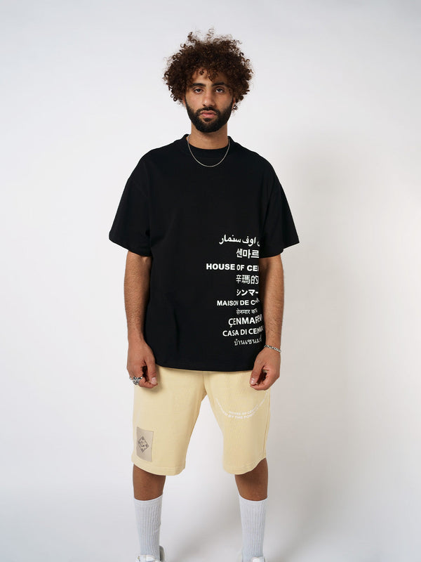 T-shirt nera con casa di Cenmar in stampa multilingue